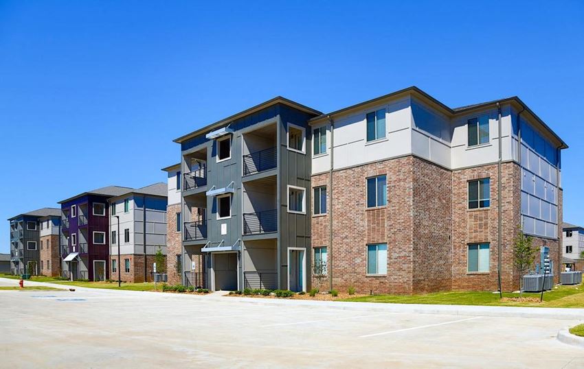 THE LANDING OKC Apartments, 4800 E INTERSTATE 240 SERVICE RD, OKLAHOMA
